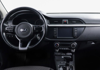 Подержанный автомобиль Kia Rio Sedan 2019 года (9 фото)