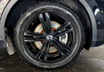 Подержанный автомобиль Volkswagen Tiguan 2021 года (20 фото)