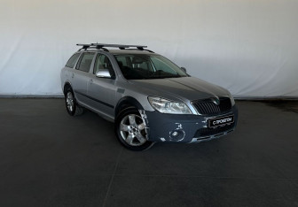 Подержанный автомобиль Skoda Octavia Wagon 2013 года (3 фото)