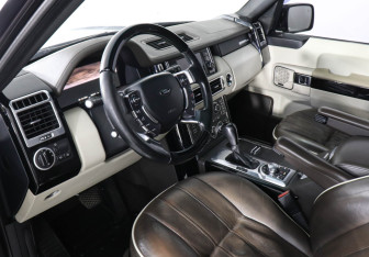 Подержанный автомобиль Land Rover Range Rover 2010 года (9 фото)