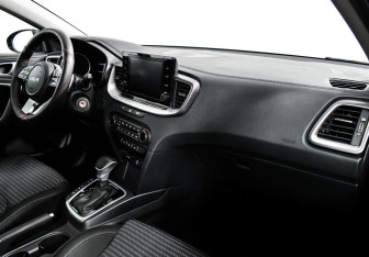 Подержанный автомобиль Kia Ceed Wagon 2021 года (8 фото)