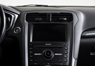 Подержанный автомобиль Ford Mondeo Sedan 2015 года (12 фото)