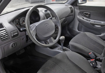 Подержанный автомобиль Hyundai Accent Sedan 2009 года (16 фото)