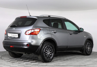 Подержанный автомобиль Nissan Qashqai 2011 года (5 фото)