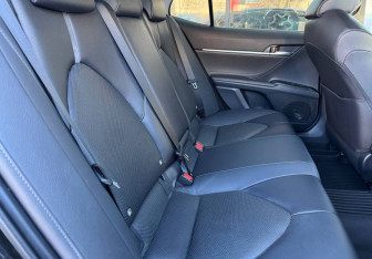 Подержанный автомобиль Toyota Camry Sedan 2021 года (10 фото)