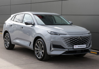 Подержанный автомобиль Changan UNI-K 2023 года (3 фото)