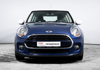 Подержанный автомобиль MINI Hatch 2017 года (2 фото)