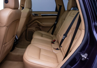 Подержанный автомобиль Porsche Cayenne 2017 года (11 фото)