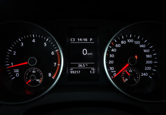 Подержанный автомобиль Volkswagen Golf Hatchback 2011 года (16 фото)