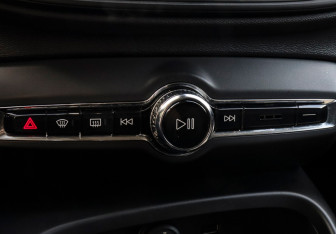 Подержанный автомобиль Volvo XC40 2019 года (13 фото)