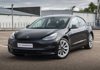 Подержанный автомобиль Tesla Model 3 2022 года (1 фото)