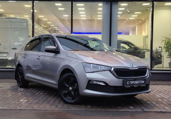 Подержанный автомобиль Skoda Rapid Liftback 2021 года (3 фото)