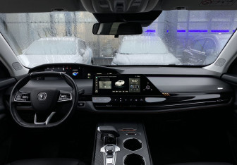 Подержанный автомобиль Changan UNI-K 2022 года (12 фото)