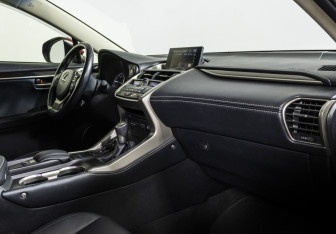 Подержанный автомобиль Lexus NX 2014 года (9 фото)