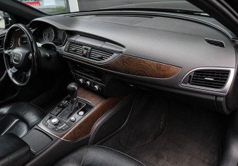 Подержанный автомобиль Audi A6 Sedan 2012 года (7 фото)