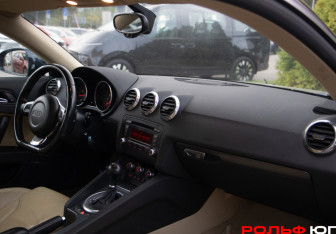 Подержанный автомобиль Audi TT Coupe 2007 года (7 фото)