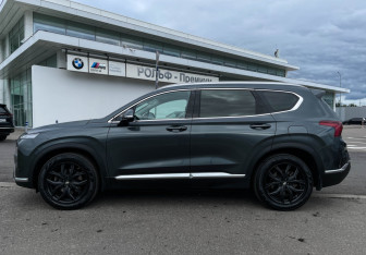 Подержанный автомобиль Hyundai Santa Fe 2021 года (8 фото)