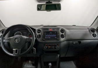 Подержанный автомобиль Volkswagen Tiguan 2010 года (22 фото)