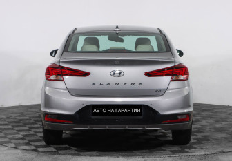 Подержанный автомобиль Hyundai Elantra Sedan 2020 года (4 фото)