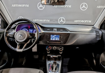 Подержанный автомобиль Kia Rio Hatchback 2021 года (14 фото)