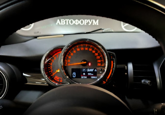 Подержанный автомобиль MINI Hatch 2020 года (13 фото)