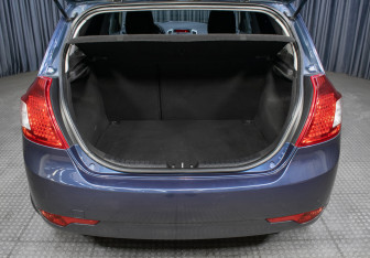 Подержанный автомобиль Kia Ceed Hatchback 2010 года (9 фото)