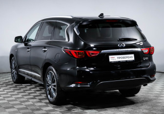 Подержанный автомобиль Infiniti QX60 2017 года (7 фото)