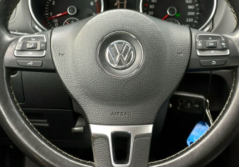 Подержанный автомобиль Volkswagen Golf Hatchback 2012 года (13 фото)