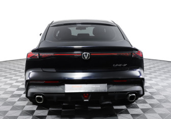 Подержанный автомобиль Changan UNI-V 2023 года (6 фото)