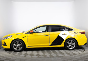 Подержанный автомобиль Hyundai Sonata 2018 года (8 фото)