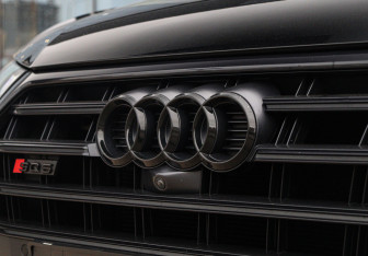 Подержанный автомобиль Audi SQ5 2020 года (23 фото)