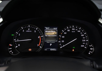 Подержанный автомобиль Lexus RX 2022 года (13 фото)