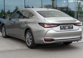 Новый Lexus ES 2025 (3 фото)
