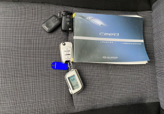 Подержанный автомобиль Kia Ceed Hatchback 2011 года (15 фото)