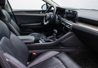 Подержанный автомобиль Kia K5 2020 года (9 фото)