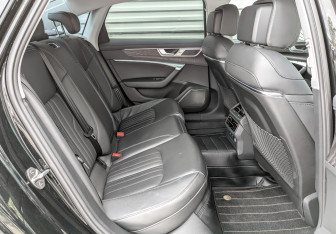 Подержанный автомобиль Audi A6 Sedan 2023 года (11 фото)