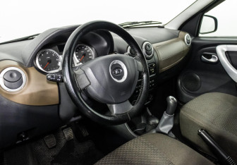 Подержанный автомобиль LADA (ВАЗ) Largus Wagon 2018 года (7 фото)