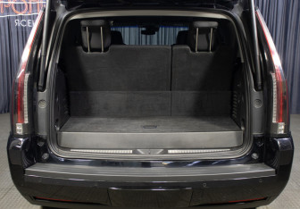 Подержанный автомобиль Cadillac Escalade Suv 2019 года (10 фото)