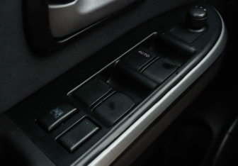 Подержанный автомобиль Suzuki Grand Vitara 2013 года (13 фото)