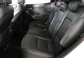 Подержанный автомобиль Hyundai Santa Fe 2016 года (24 фото)