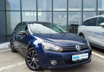 Подержанный автомобиль Volkswagen Golf Hatchback 2012 года (3 фото)