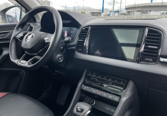 Подержанный автомобиль Skoda Karoq 2023 года (9 фото)