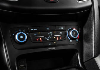 Подержанный автомобиль Ford Focus Sedan 2018 года (13 фото)