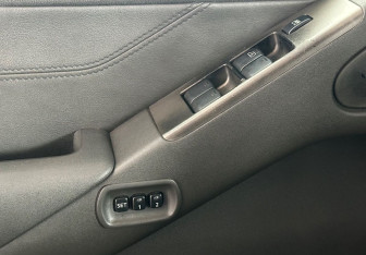 Подержанный автомобиль Nissan Pathfinder 2008 года (17 фото)