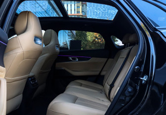 Подержанный автомобиль Changan UNI-K 2023 года (10 фото)