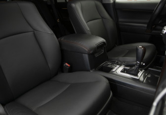 Подержанный автомобиль Toyota Land Cruiser Prado 2016 года (30 фото)