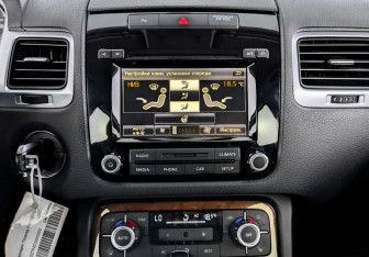 Подержанный автомобиль Volkswagen Touareg 2011 года (15 фото)