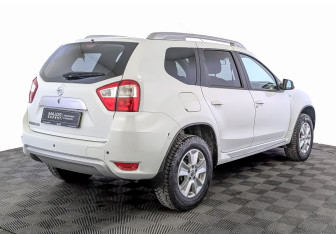 Подержанный автомобиль Nissan Terrano 2021 года (5 фото)