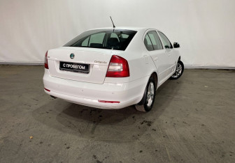 Подержанный автомобиль Skoda Octavia Liftback 2012 года (6 фото)