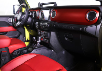 Подержанный автомобиль Jeep Wrangler 2023 года (11 фото)